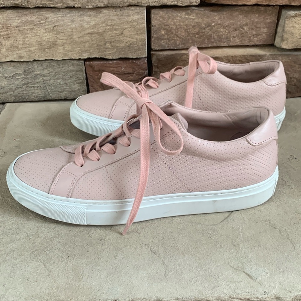 Born sz 40 pink leather lace up sneakers